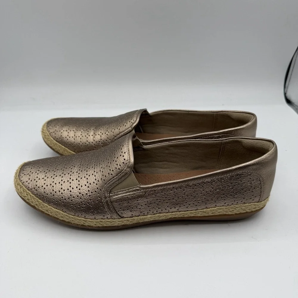 Clarks Danelly Molly Shoes Womens 9.5 M Metallic Gold Perforated Leather Slip On